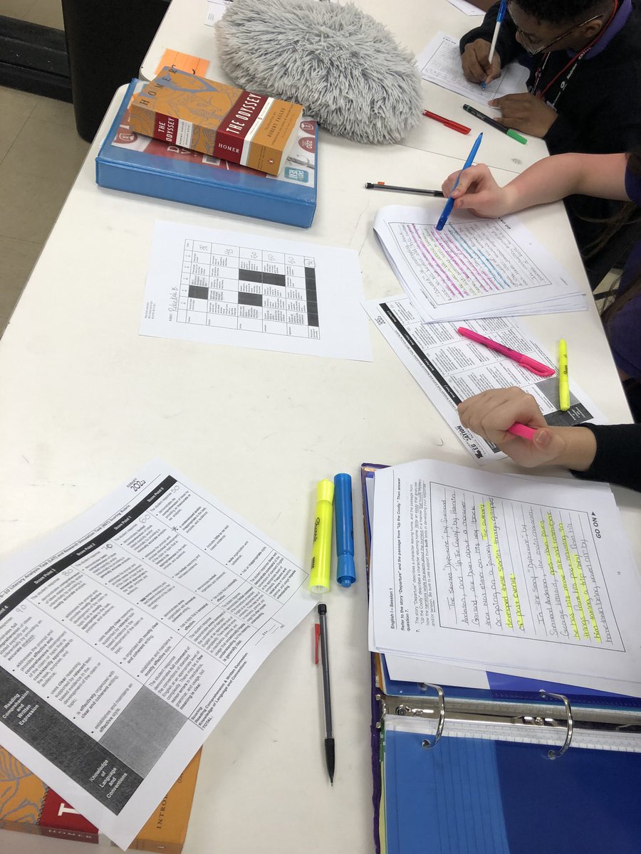 ESmileyELA's tweet photo. Great job taking over class today “Mr D” 🙌🏻 You did excellent leading class through evaluating our writing #futureeducatormaybe #releasethereigns @MSAEastKnights https://t.co/G0EDTE6nbF