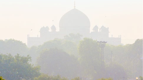 BreathlessDelhi's tweet photo. Can you spot the monument behind the pollution? Tell us in the comments.!

#soulofdelhi #monuments #humayunstomb #delhi #delhiairpollution #delhipollution #airpollution #breathlessdelhi #breathless_delhi https://t.co/ks3Jz3BULx