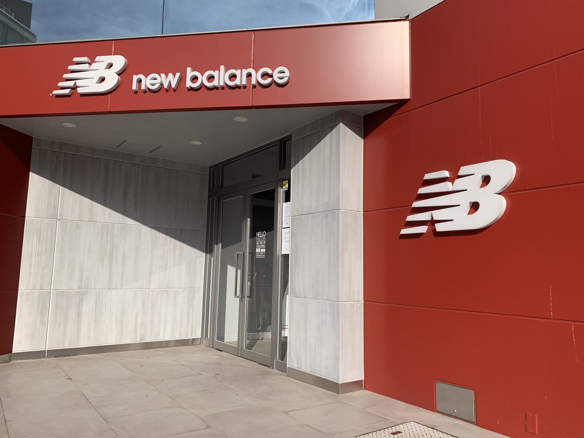 NB_Nagoya's tweet photo. ✳︎時短営業実施について

この度、ニューバランス名古屋店は新型コロナウイルスの影響により、本日から3月15日（予定）までの期間の営業時間を短縮させて頂きます。営業時間は11時から19時までとなります。ご不便をお掛けいたしますが、ご理解くださいますようお願い申し上げます。 https://t.co/lcdX3AcrEJ