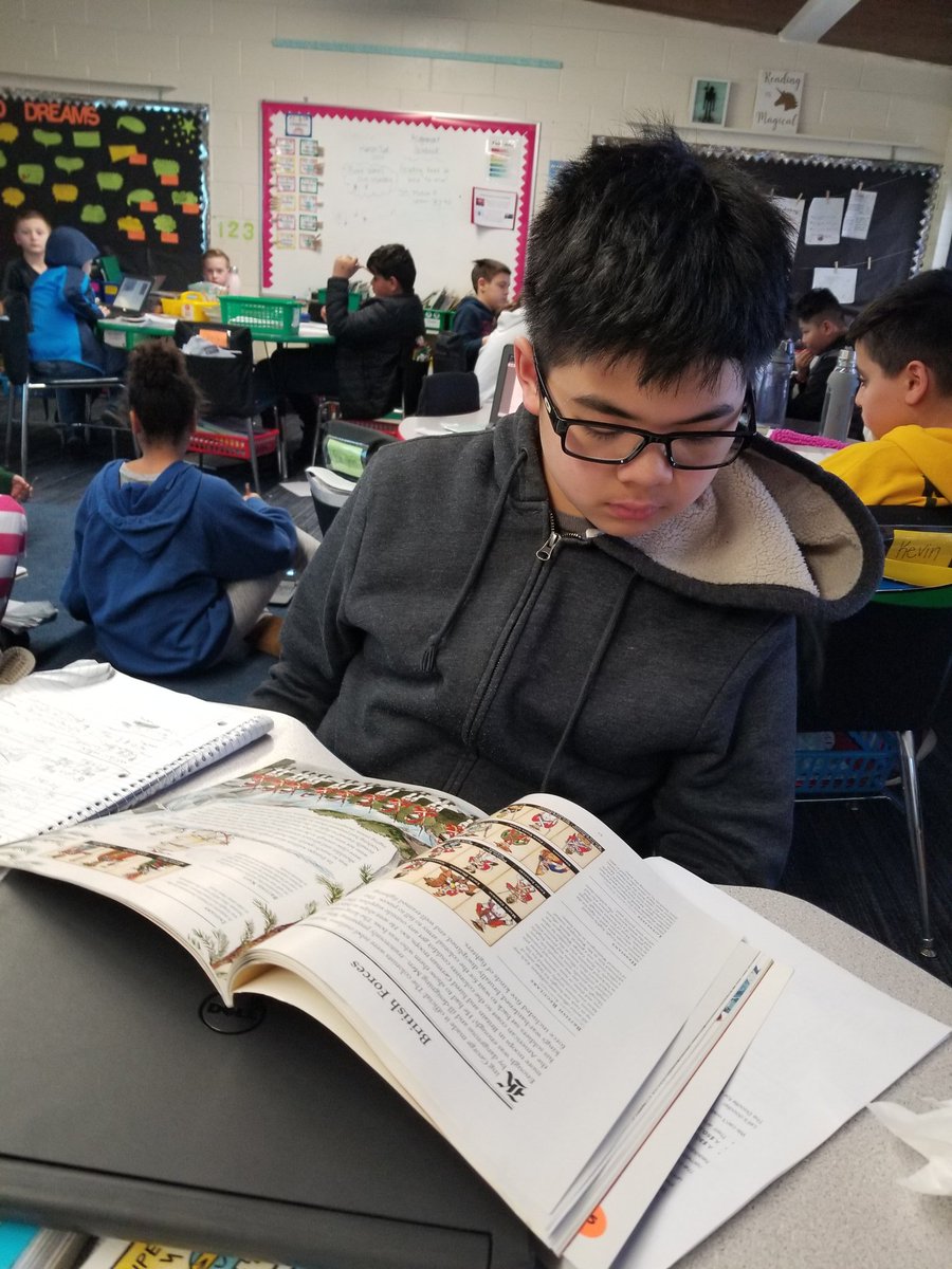 Ms_Young_Melzer's tweet photo. Should we break away from Britain? These Loyalists and Patriots were having at work preparing for their debate tomorrow! #63success #melzermoments #tcrwp https://t.co/e0WqhXT17H