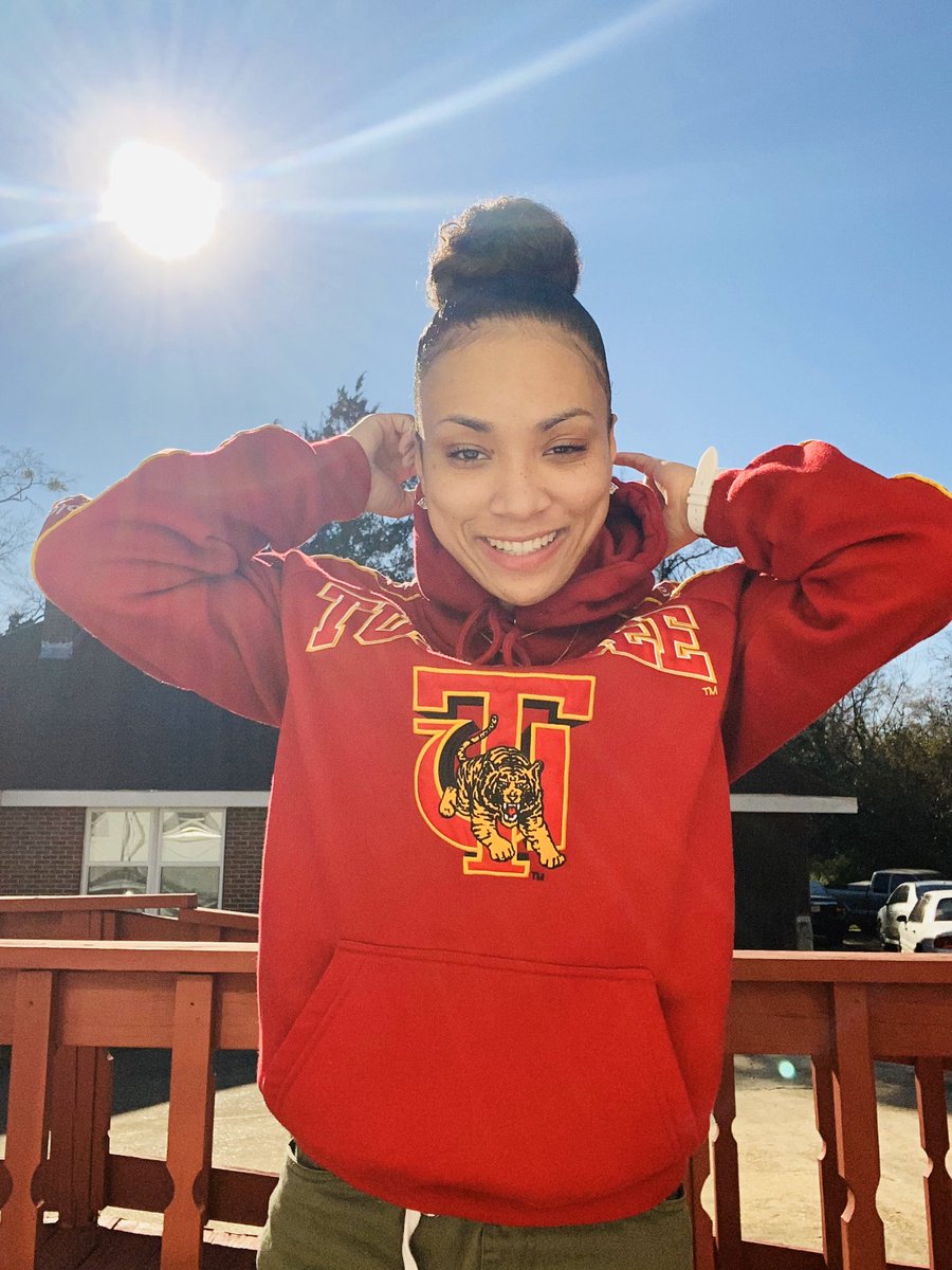 Zitaalitaa's tweet image. Shawty just droppin’ in to say hey 👑