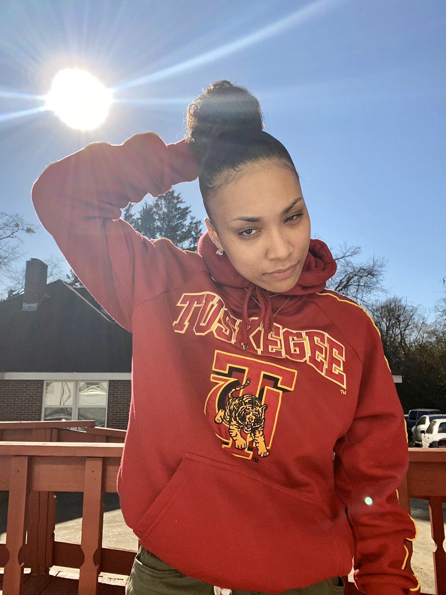 Zitaalitaa's tweet image. Shawty just droppin’ in to say hey 👑