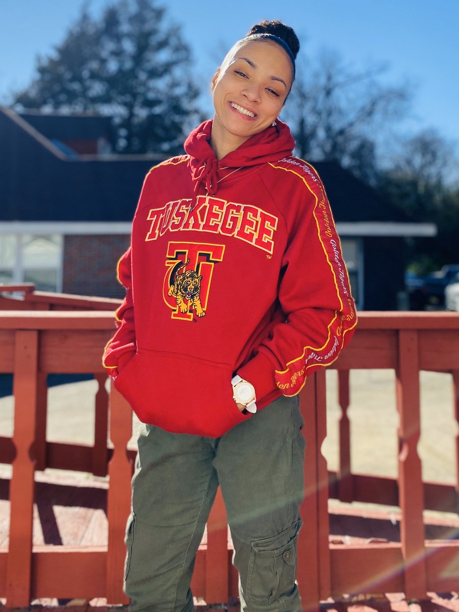 Zitaalitaa's tweet image. Shawty just droppin’ in to say hey 👑