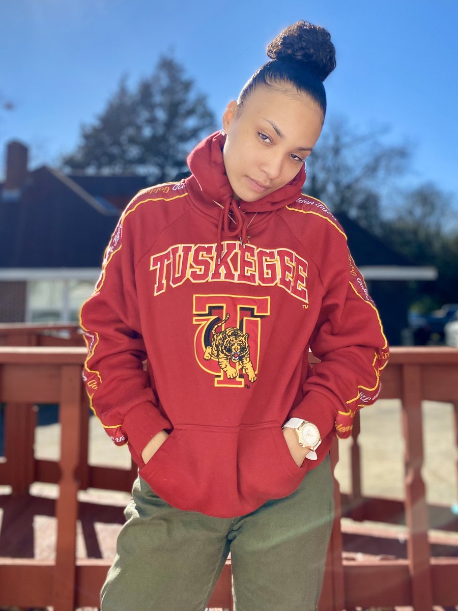 Zitaalitaa's tweet image. Shawty just droppin’ in to say hey 👑