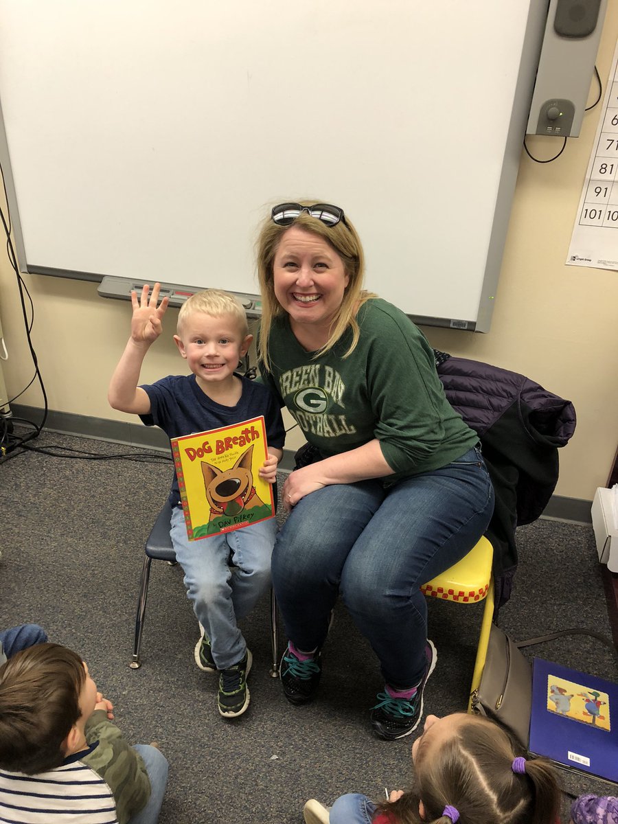 LawrenceKinder's tweet photo. Enjoying a day of reading! Ending our day with a fun surprise. So grateful for our  Mystery reader! @AvonNovas #ReadAcrossAmericaDay https://t.co/3kwPgKjL1Q