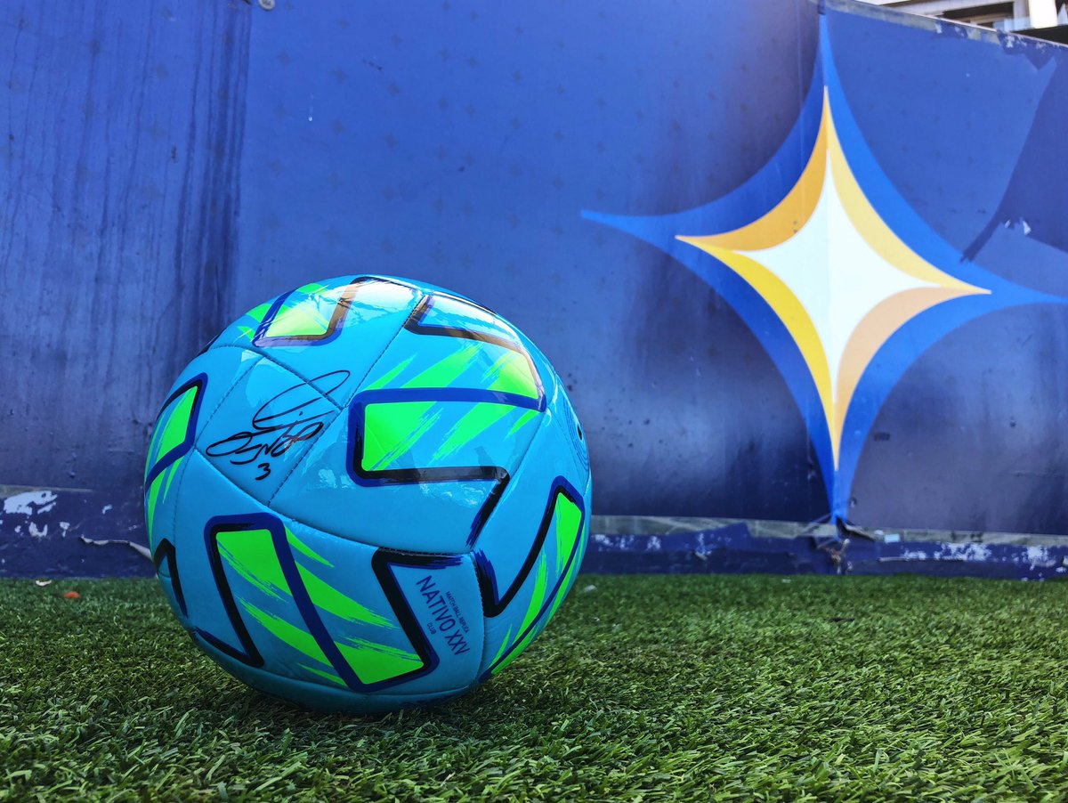 LAGalaxy_Es's tweet photo. 🚨 REGALO #️⃣6️⃣ 🚨

¡Dale RT y sigue la cuenta @LAGalaxy_es para tu oportunidad de ganar este balón firmado por @EmilianoInsua! ⚽️👌 https://t.co/2jXednFhuC