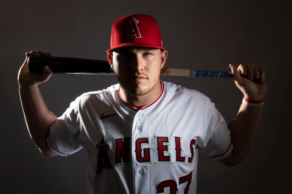 Watch Mike Trout launch golf ball out of driving range, and deep into
