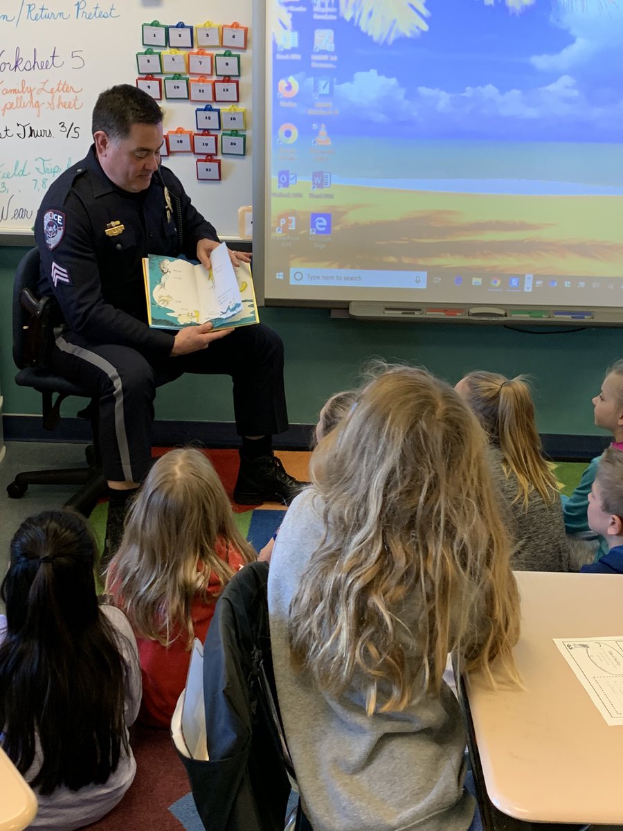 dwitt4's tweet photo. Kicking off Read Actoss America Week with a guest reader Officer Stead.  #methacton #ReadAcrossAmericaDay https://t.co/AmvzO7B8Ri