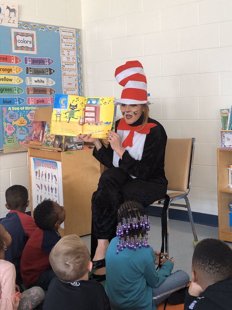 KimKcheesman's tweet image. The joys of being a literacy coach!!! Dressing up like Dr. Seuss and reading to the littles 📚 ❤️