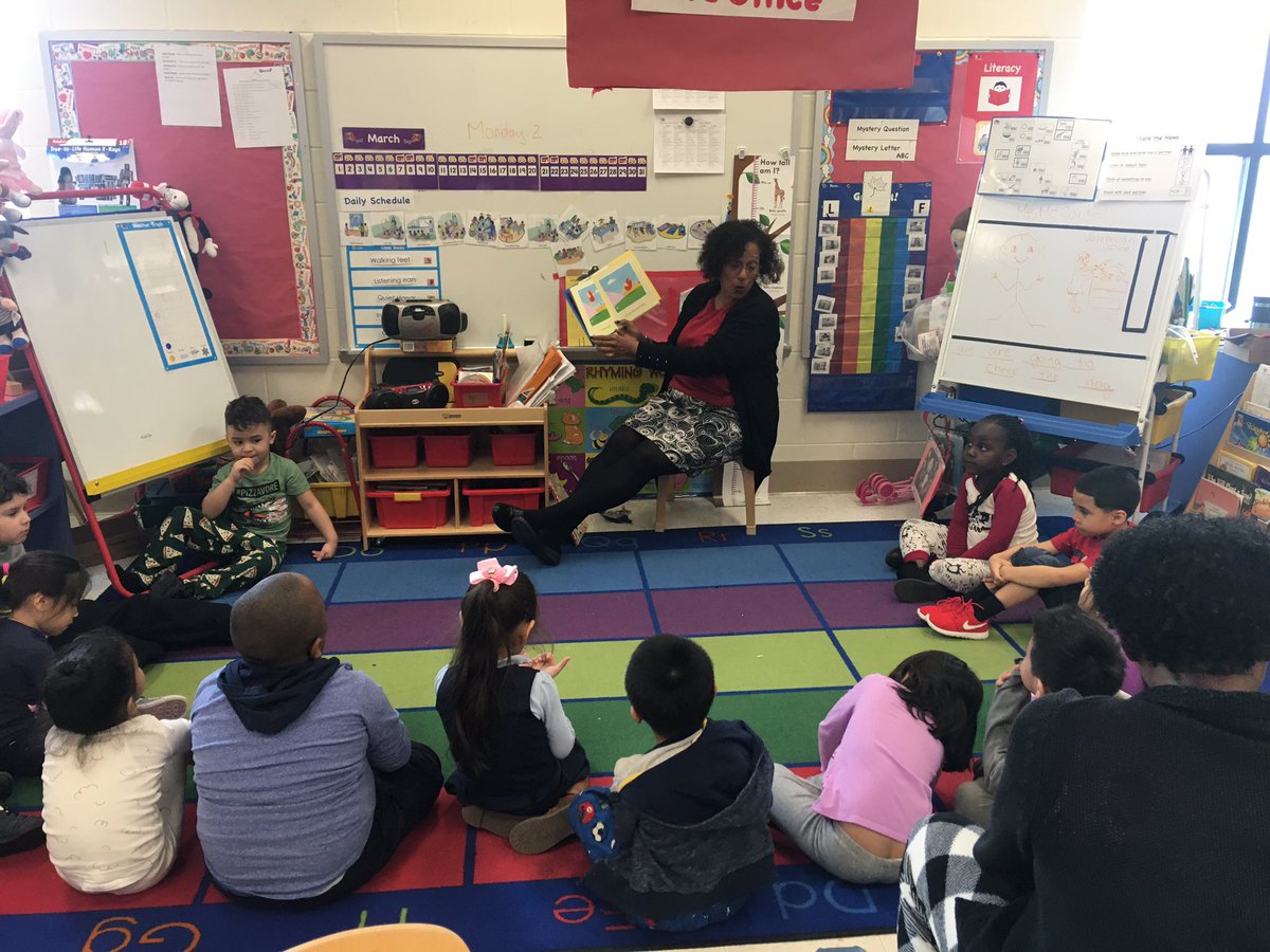 TheManPrincipal's tweet image. Great celebration of reading for the Pre-K students at #McKinleyKindergartenCenter Thanks to the #NewBrunswickPoliceDept for joining us today along with members of the #NBPS Early Childhood Team #AllIn4NB #ReadAcrossAmerica