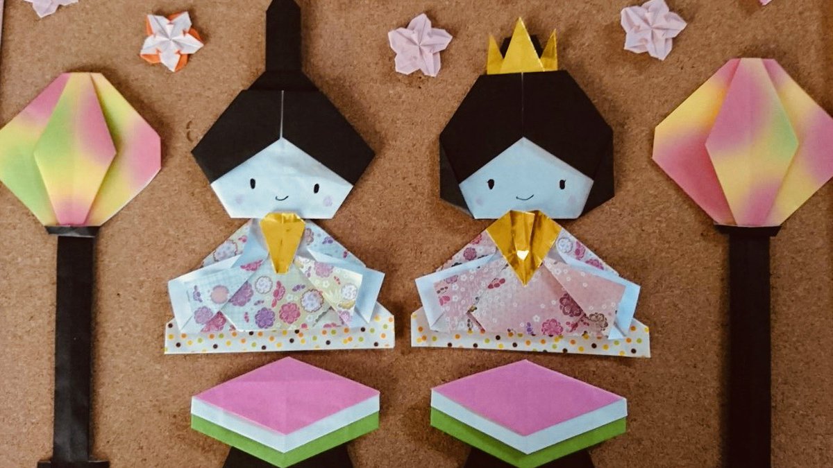 grinpia_tea's tweet photo. 今日3月3日、ひな祭り🎎♡
みなさん、おひな様は出しましたか?😊
お寿司🍣とあられでお祝いしましょ♪
我が家の晩ごはん何にしようかな笑
#グリンピア牧之原
#ななや #喜作園 #ひな祭り #お祝い #三月三日眉毛記念日2020 #ななやチョコレート #MATCHA7 #抹茶チョコ #ジェラート #折り紙おひな様 https://t.co/UsvVa3XmAa