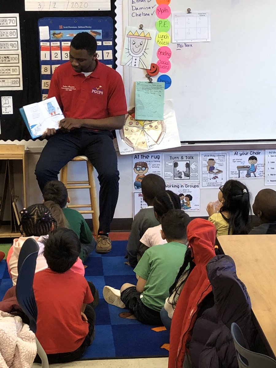 JoshOmolola's tweet photo. The class of 2031 agrees, a book a day keeps the ignorance away. I’m excited for the places the  they’ll go! Happy Dr. Seus Day! https://t.co/aymdlB5hm5