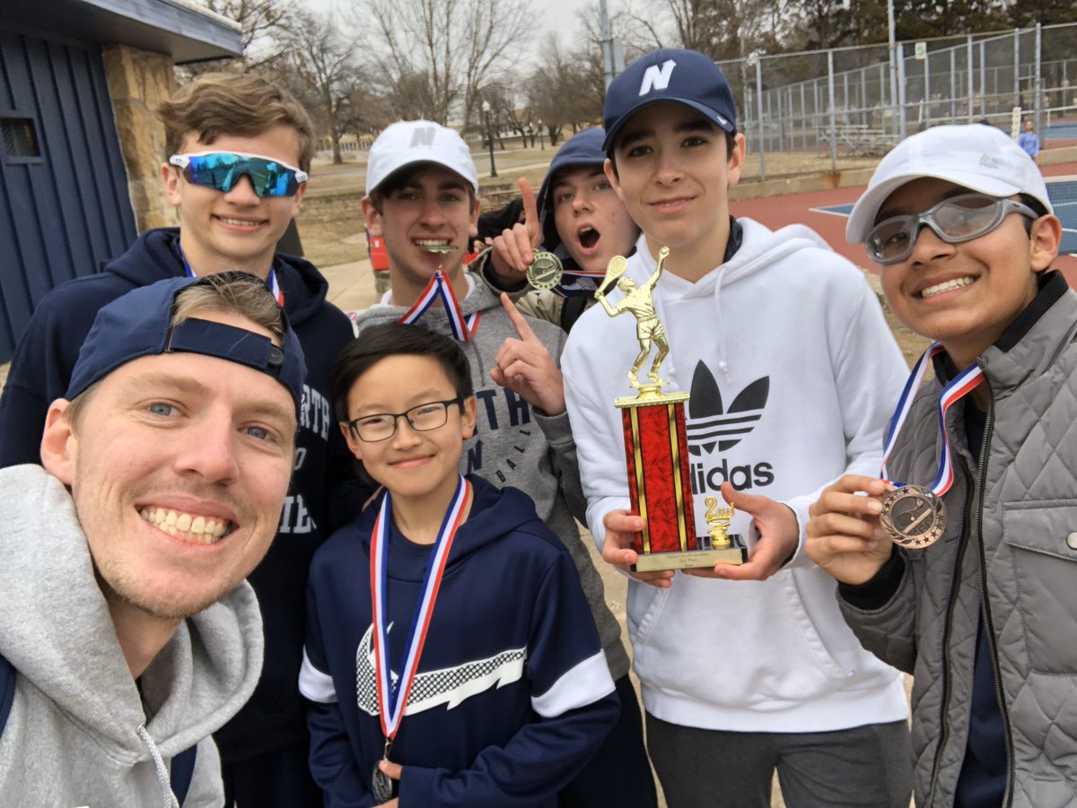 Congratulations to the ENHS 9th Grade Team on qualifying for the JH State Tournament today! Let’s go Huskies!!