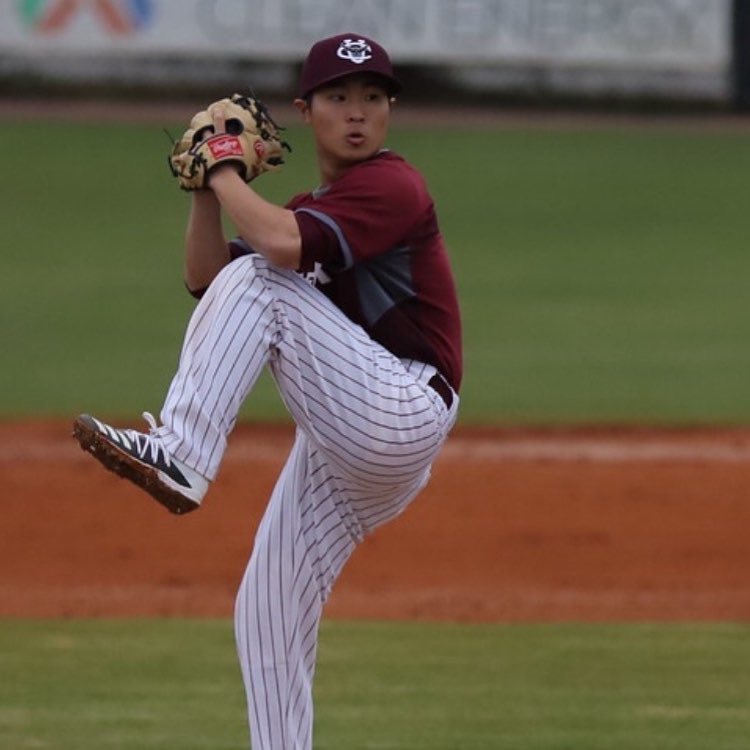 HvilleBaseball's tweet photo. Countdown to opening day continues with an alumni highlight on @kobejcarter who is getting meaningful innings as a Freshman for @cu3xnatlchamps Keep up the good work Kobe! #commandobaseball https://t.co/OFmrirLyfj