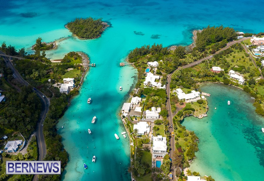 bernewsdotcom's tweet photo. A stunning view always when looking down at Flatt's inlet on a sunny day. 
#Bermuda #ForeverBermuda #BermudaIslands https://t.co/bWWIjw0QXC