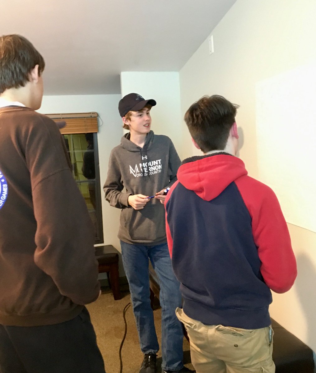 kdecano7's tweet image. #MVInterim #MVCore MV students  imagining peace to create peace in the world.