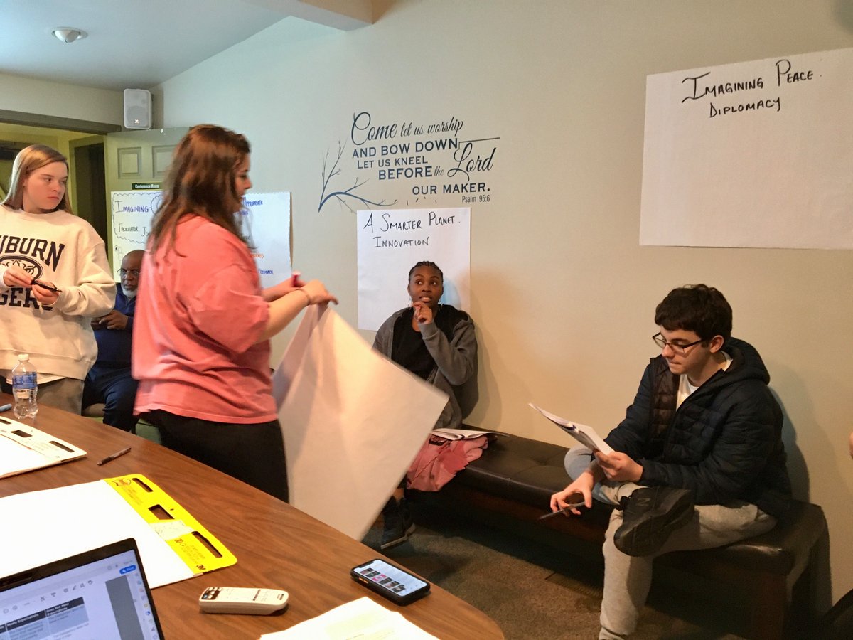 kdecano7's tweet image. #MVInterim #MVCore MV students  imagining peace to create peace in the world.