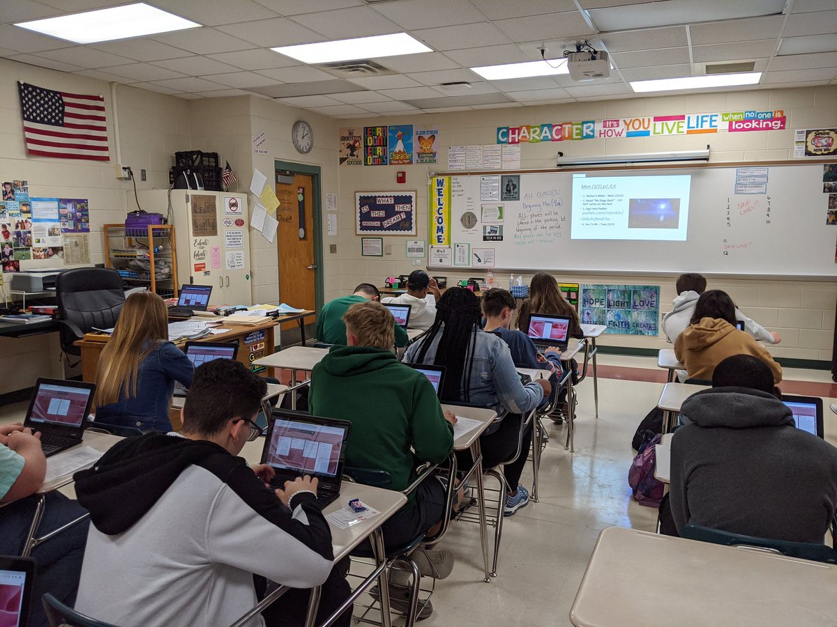 JenkinsTonyia's tweet photo. I am loving Padlet!! 6th period Honors English III discussing a text called "No Dogs Bark." Students analyzed the text and then drew comparisons between the text and the novel they are reading focusing on father and son relationships. https://t.co/6ds3KWqFz2
