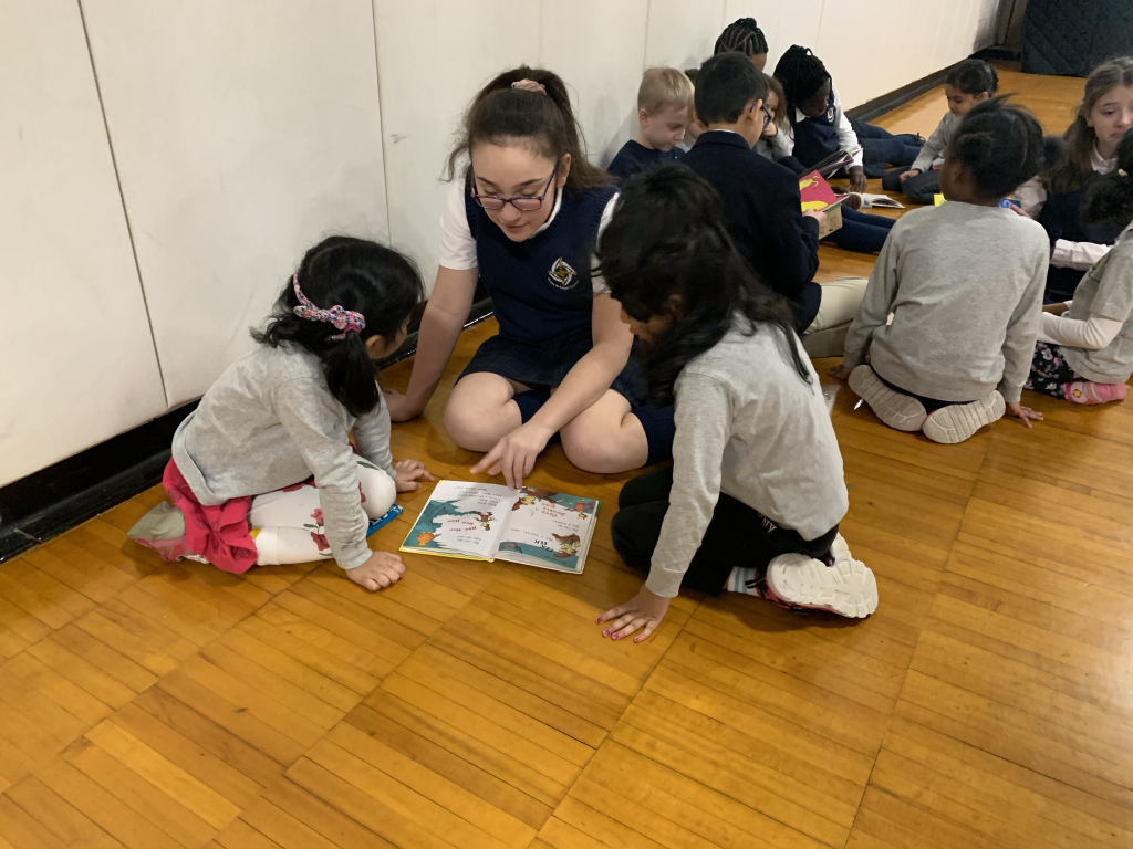 Read Across America manchestercatholic.news/2020/03/02/rea…