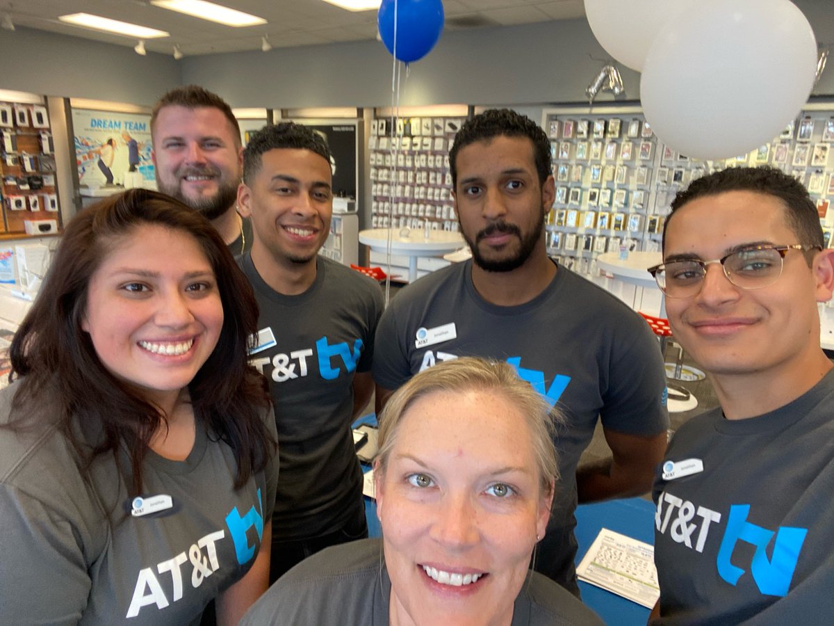 dom_tanchez's tweet image. Exciting big day at Gulf Coast with AT&amp;amp;T TV Launch by winning locally! #proudrsm #getscrappy #ATT #OneFLA2020 #westsidebestside @ColeWorldFL @drew_wagz @MilagrosMontout @jrluna11