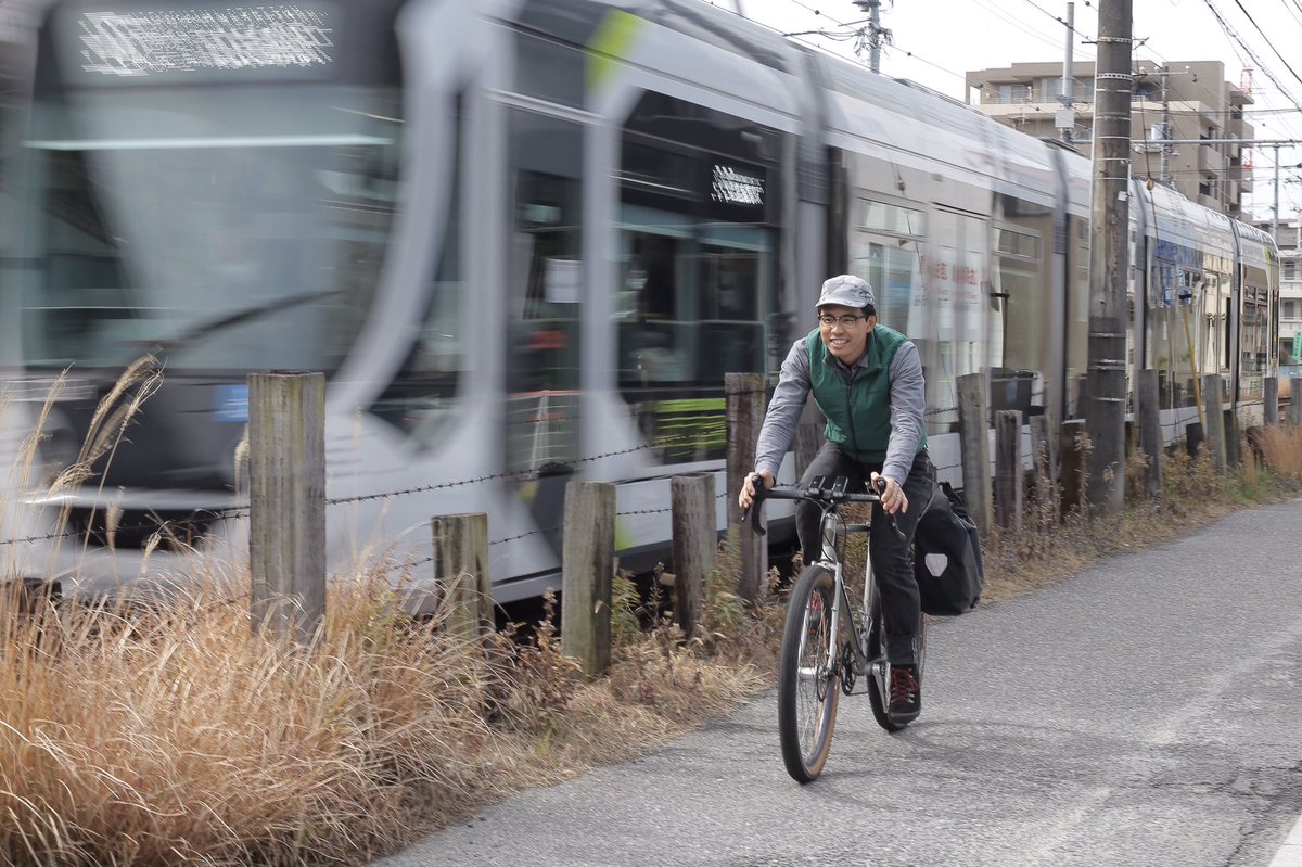 grumpyonline's tweet photo. 自転車通勤の良い所、それは自由な所だと思います。
時間やルートに縛られず、通勤できるのが公共交通機関と違う所。もちろん、運動にもOK🙆‍♂️
そろそろ自転車に乗りたくなる季節、通勤始めてみませんか？
#grumpybikeshop 
#自転車通勤 
#sigrando https://t.co/yoeZF1W5ZL