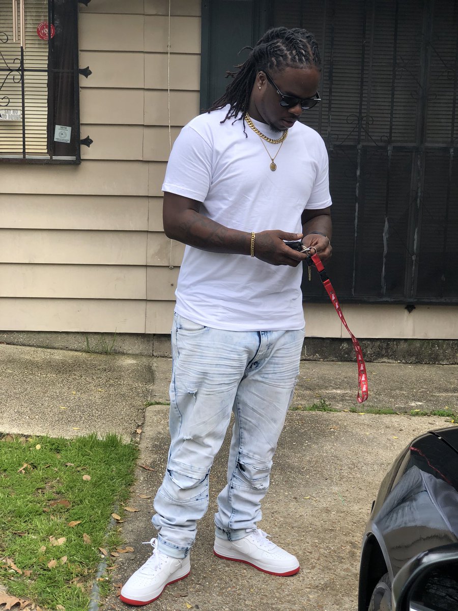 HeavyProfet's tweet image. This light AF