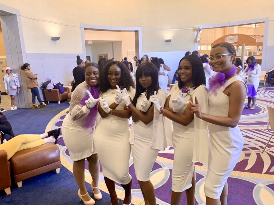 VFFM_Siuc's tweet photo. Congrats to our girls on making history! We now hold 3 generations of Vanity x NACWC 💜🕊✌🏾🤍 https://t.co/54Q3uufQnT