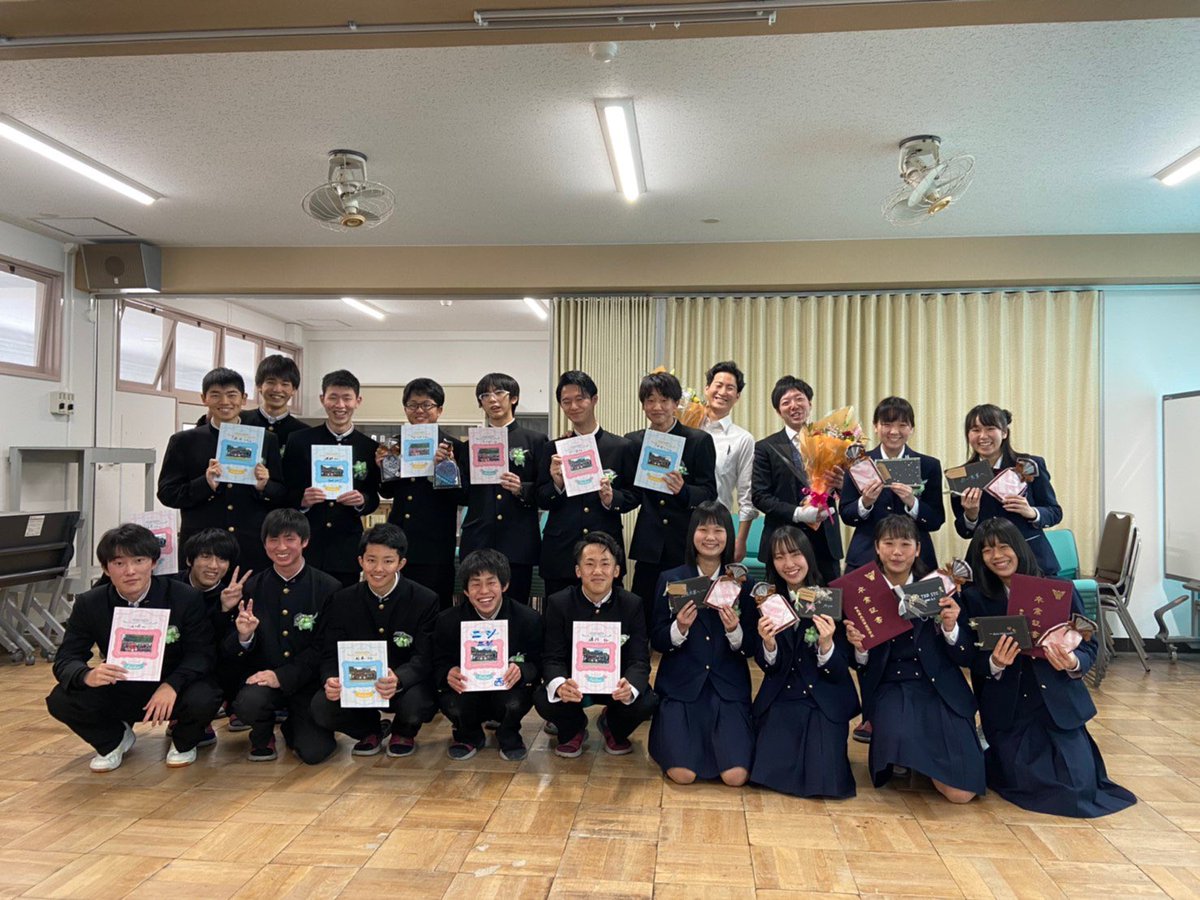 shota1738's tweet photo. 卒業！！高田高校ありがとう👋 https://t.co/6LpUFuqQdF
