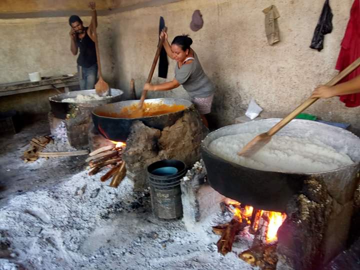 HindstanI's tweet photo. @BBCWorld Haundistan Bharat social work World help me money poor people food available please help fakir gareeb Faqeer Allahkenaampediyo Muslims Qayrathdiyo Sadaqadiyo Zakathdiyo SBI 10194129642 chandulal Baradari hyderabad Indian dargaha Langarkhanadiyo help https://t.co/f7CUPQX58n