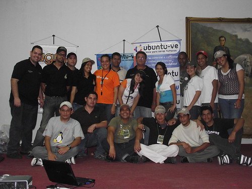 Ubuntu-ve les deseamos
Fuerza para la familia de W1zz4rd <a href="/C354R_B3RMUD3Z/">Cesar R. Bermudez</a>  , su señora esposa la cual está también con una delicada situación de salud y para sus hijos. <a href="/emerling/">David Rondón 🇻🇪</a> <a href="/cwsevilla/">Cesar W. Sevilla M.</a> <a href="/nejode/">Nelson Delgado</a> <a href="/yuryja/">Yury Jajitzky</a> <a href="/davidhdz/">David Hernandez</a> <a href="/milinazaret/">Nazaret López</a> <a href="/willicab/">William Cabrera </a> <a href="/grupo_lugma/">Grupo LUGMA</a> @EfrainJValles