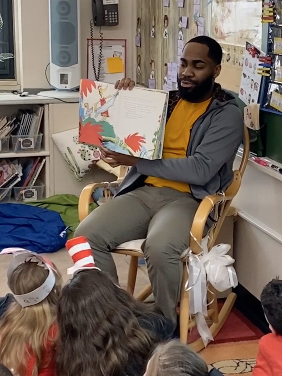 OVELEM's tweet photo. Thank you to the Amazon employees that came out to be our guest readers today. 📚 https://t.co/roMxQ94xRS