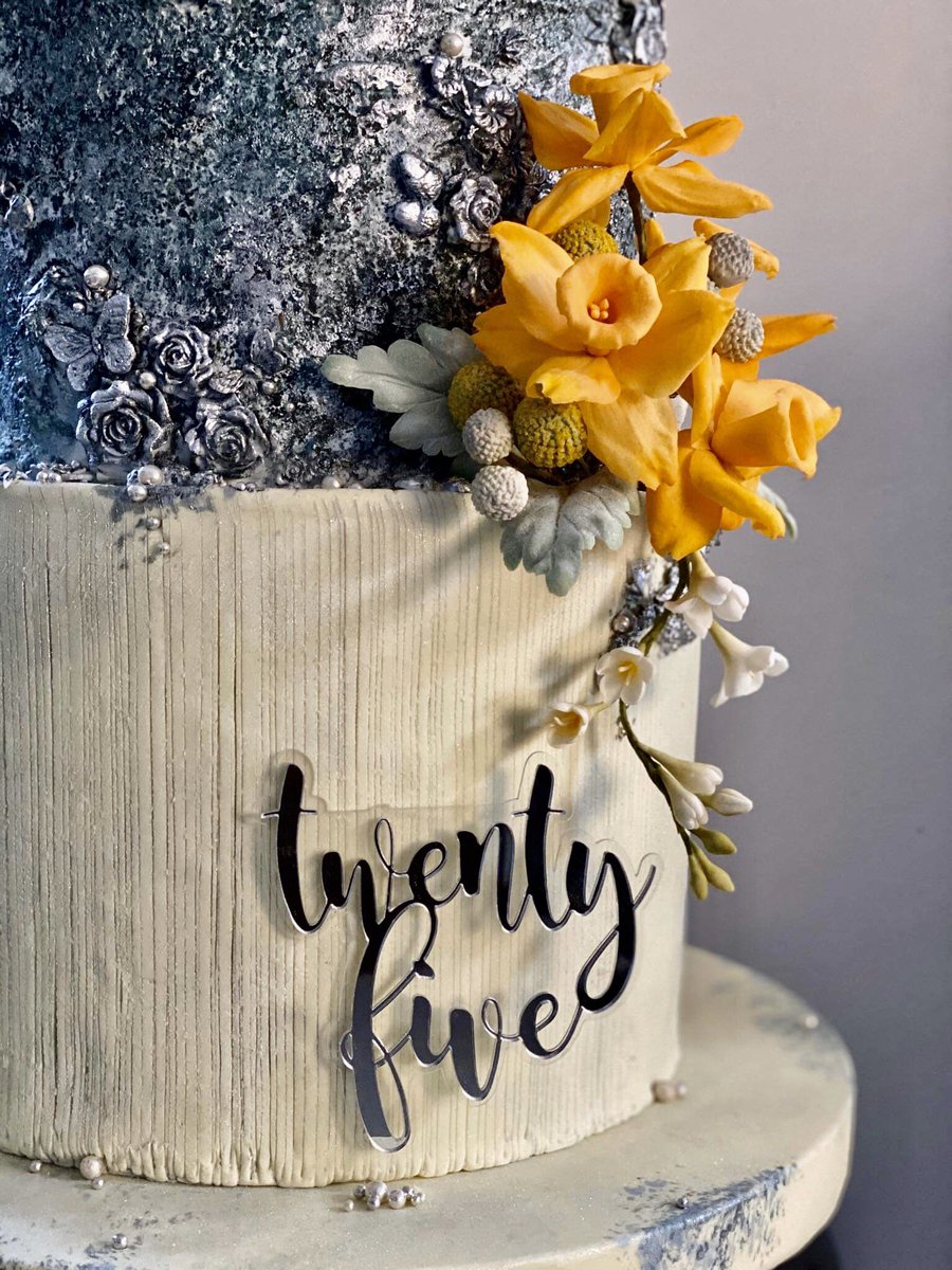 scastaloni's tweet photo. This year, our fave cake maker’s description of @mainedcm ‘ cake: Romantic industrial grungy look with her favorite flowers, daffodils #MaineMendoza #MaineTurns25 #LawyersForMaine @GingCL03 @KWMom02 @PhenomDei @ProfessorDei @Jannn1129 @mainegif @nettetomacruz @myhappypill0704 https://t.co/meLDi9kTBi