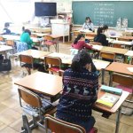臨時休校で自宅待機の学生たち、家で勉強しないのが課題!