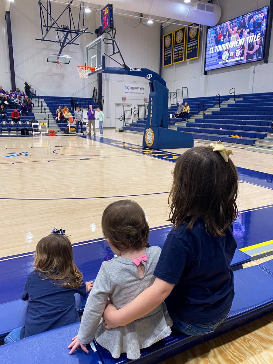 DrJuliaHum's tweet photo. Courtside with the #HumFam to cheer on @MarianUnivWBB in the @Crossroads_NAIA championship 🏆 #GoKnights ⚔️
#HalftimeBedtime https://t.co/VMyDChtdAV