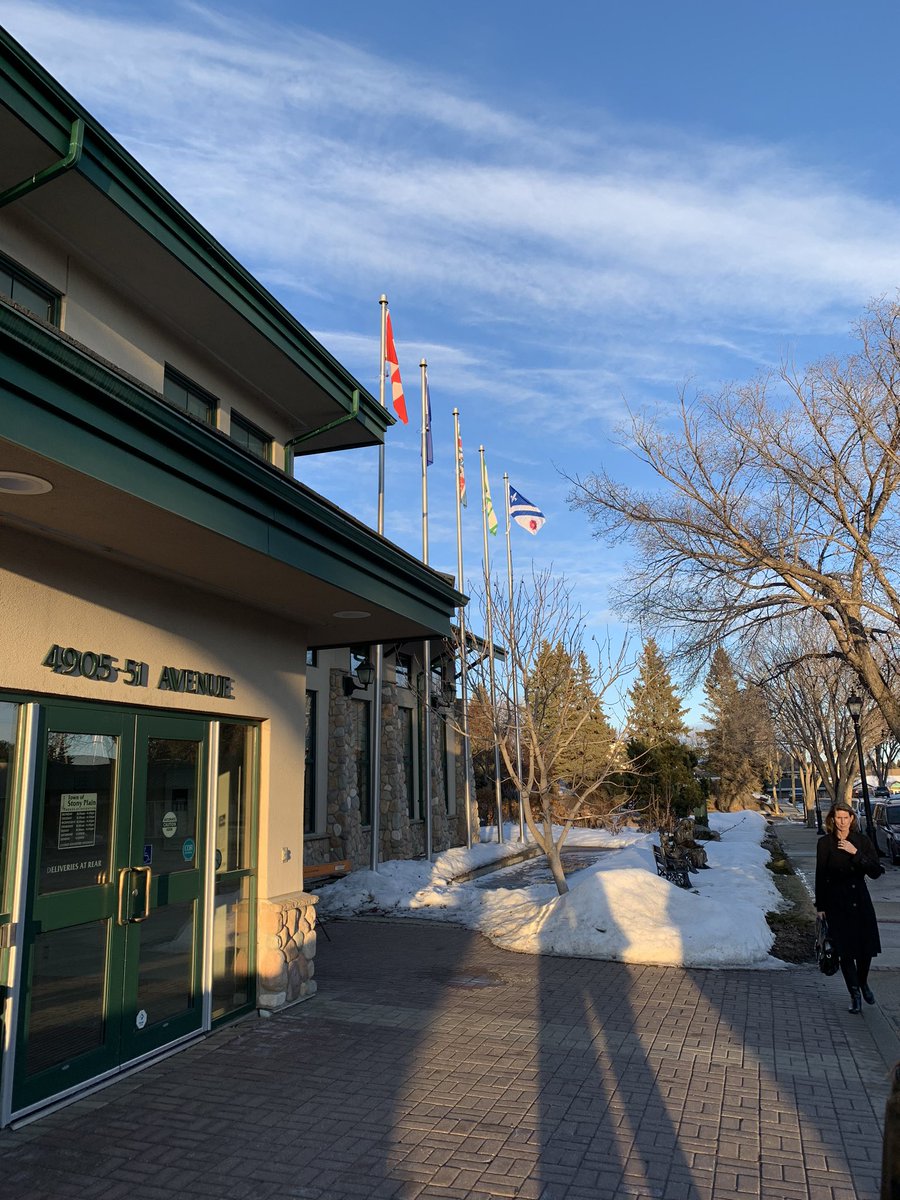 Le Mois de la francophonie albertaine (#moisfrab) est bien parti alors qu’à Stony Plain, il y a eu lever de drapeau le 2 mars. En soirée, le <a href="/CSCNInfo/">CSCN</a> et des parents ont rencontré le conseil municipal pour obternir leur appui pour une école de démarrage. #frab <a href="/wchoy74/">William Choy</a>