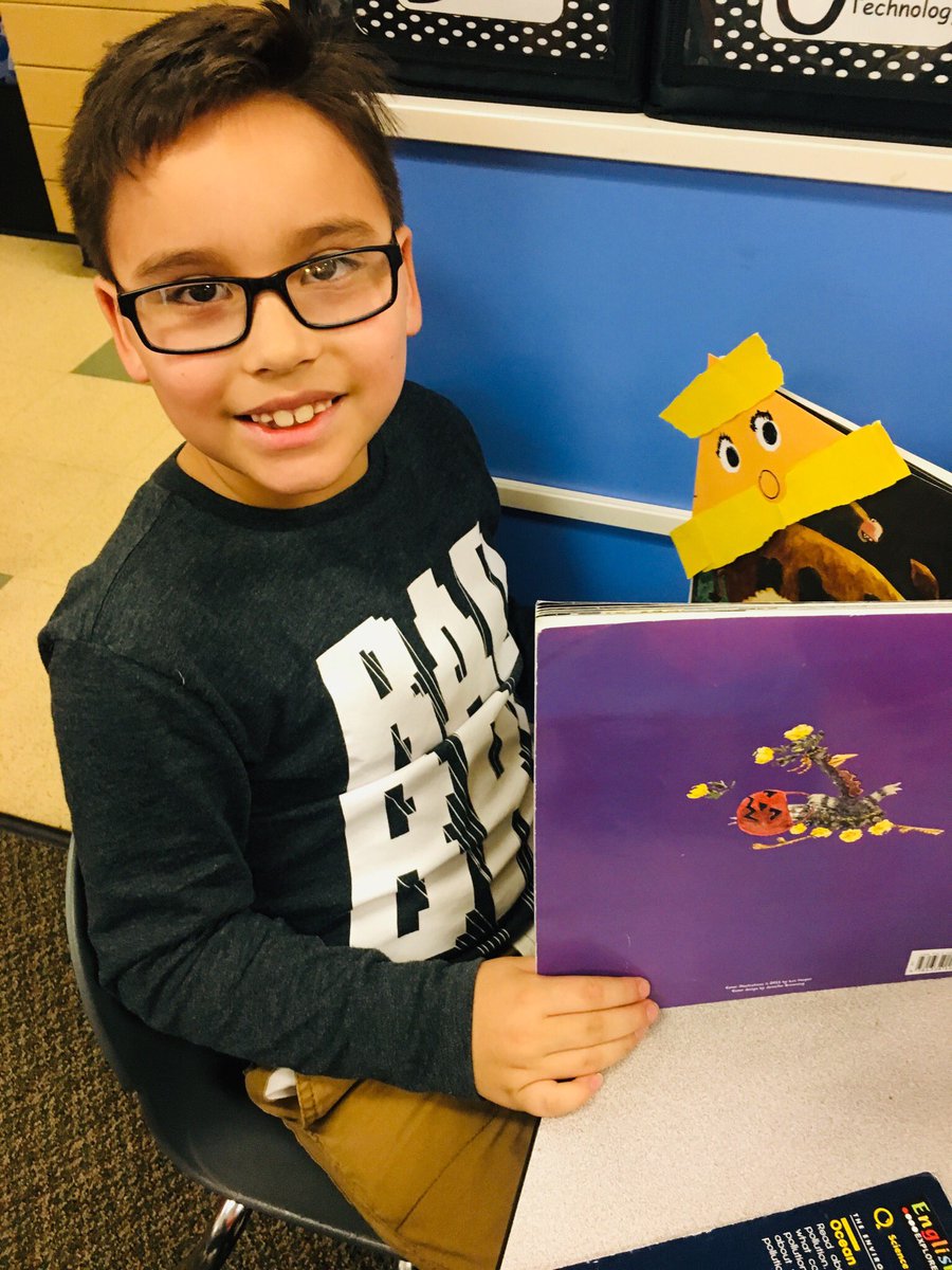 ATeachMoore's tweet image. Reading makes Monday our fun day! @eprayzorelem @dentonisd @One_and_Ready #Moorefuninfirst #AlwayslearningMoore #ReadAcrossAmerica