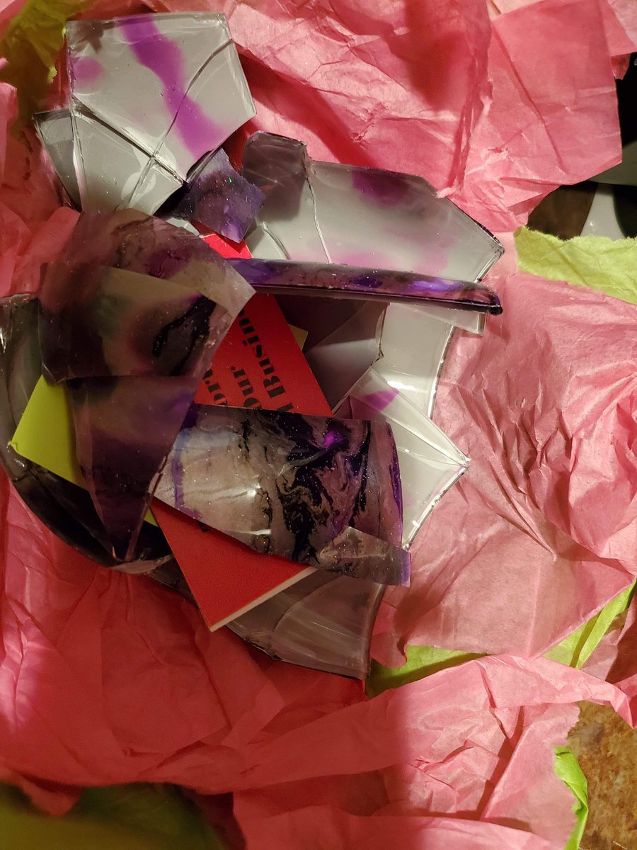 taylormade561's tweet photo. @USPS whyvwas my package delivered like this after being wrapped in bubble wrap, newspaper and labeled FRAGILE 
TOTALLY UNACCEPTABLE https://t.co/QTHKpzQYYC