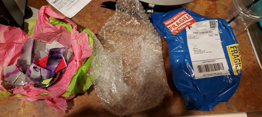 taylormade561's tweet photo. @USPS whyvwas my package delivered like this after being wrapped in bubble wrap, newspaper and labeled FRAGILE 
TOTALLY UNACCEPTABLE https://t.co/QTHKpzQYYC