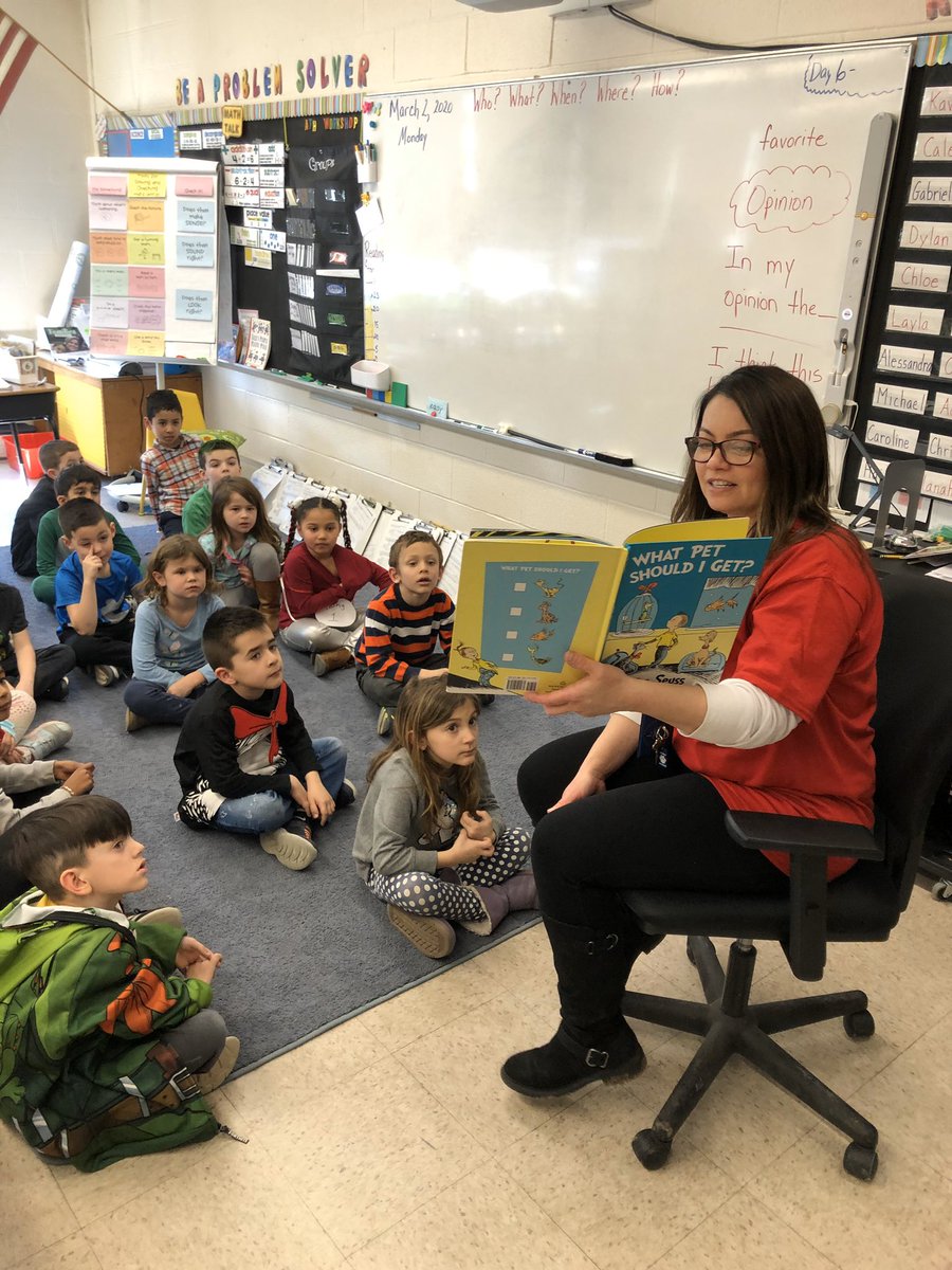 MrsLeFevreWCSD's tweet photo. Happy birthday Dr. Seuss! 🎂🎉 https://t.co/uUcIASu66l