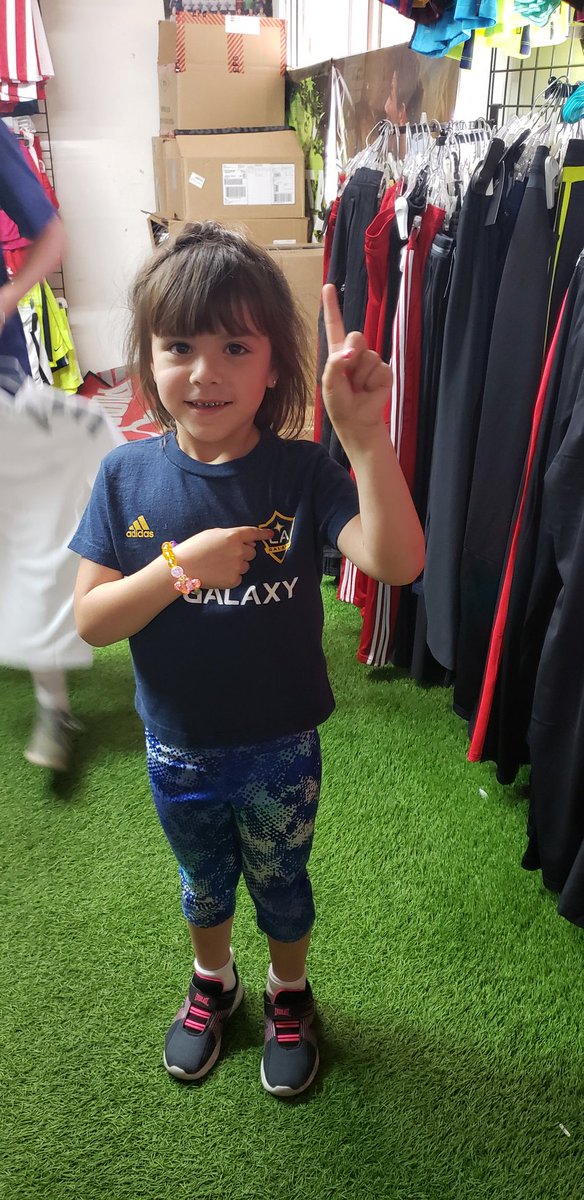 Gabriel97944237's tweet photo. @LAGalaxy @jona2santos @PerryKitchen23 @pipogonzalez88 @BinghamDb https://t.co/VQ2ib0jwJ0