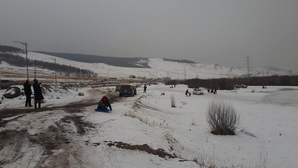 Туул голын сав газрын захиргаа, Нийслэлийн Байгаль орчны газартай хамтран 2020 оны 03-р сарын 01-ний өдөр Туул гол дагуу эргүүл хийж, голруу автомашин нэвтэрч буй зарим байршилд хяналт тавин иргэдэд (СOVID.19) вирусээс урьдчилан сэргийлэх талаар зөвлөгөө, мэдээлэл өгч ажиллаа.