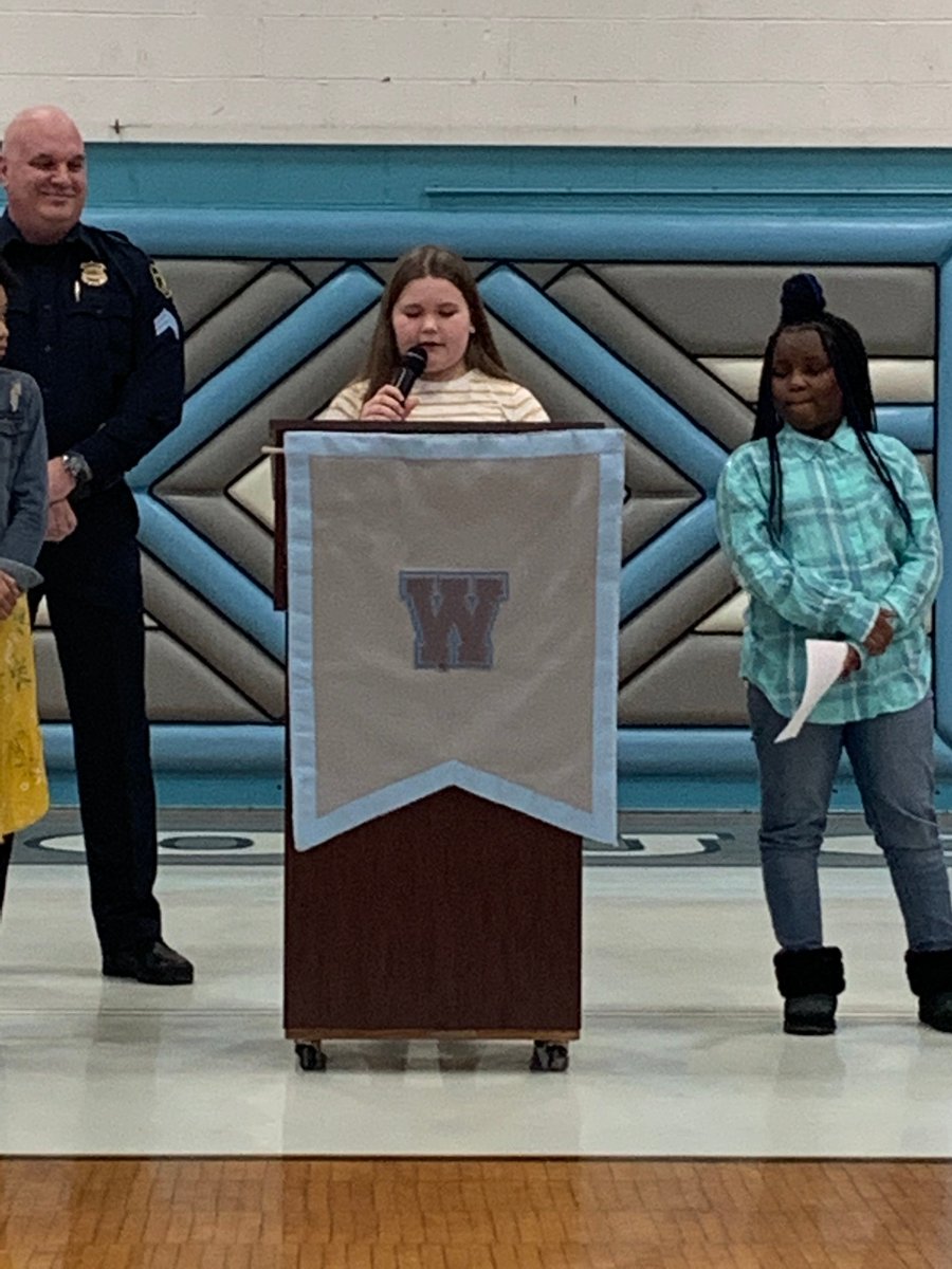 WES_Innovation's tweet photo. These three young ladies did a fantastic job reading their D.A.R.E. essays at the graduation. Allison McCue, Gabrielle Brown and Violet Dichzay! Congratulations to all the new graduates from SOI and Edison! Special thanks to Officer Jordan for help our youth! #soistem @WESchools https://t.co/RFXLMVp4qZ