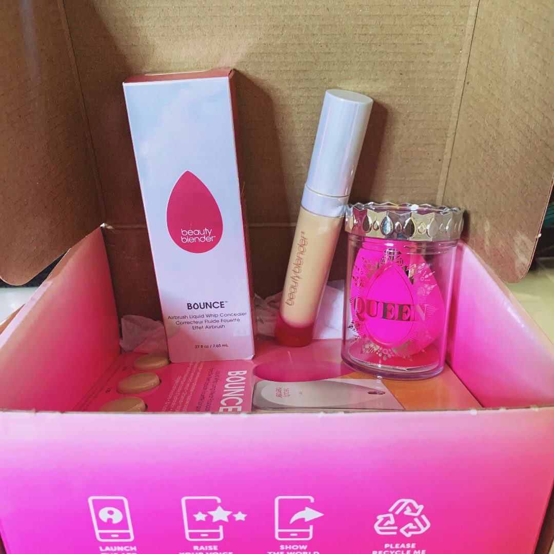 MakeupBabe85's tweet image. Thank you @Influenster For choosing me to be part of this amazing @beautyblender voxbox😍❤️ #complimentary #testingpurposes #amazingcoverage #beautyblender #influenster