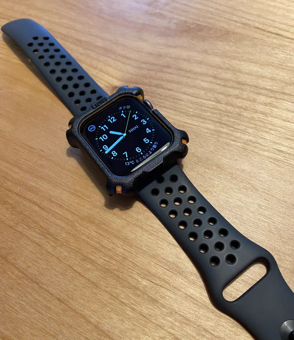 今回の海外旅行(取材)でめちゃくちゃ役に立ったランキング

1位「Apple Watch5」
・マップアプリによるルート案内が神
・電子コンパス内蔵で自分の方向がわかる
・地図のためにスマホを取り出す必要なし
・時計を見る感覚で地図が見れる
・スマホを出さないのでスマホ盗難に強い 