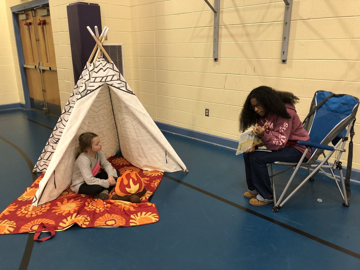 AlysonDurrett's tweet photo. Camp Read S’more!  Students enjoyed a Free book, fortune cookies, s’more snack mix, hot chocolate, reading around the campfire and prizes from area restaurants! https://t.co/PldXkZLZkG