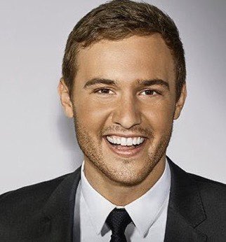 Lexi_Latson's tweet photo. This looks like one of those comparisons of a President at the beginning vs the end of their term LMAO #thebachelor https://t.co/S2cOA0Xw1O