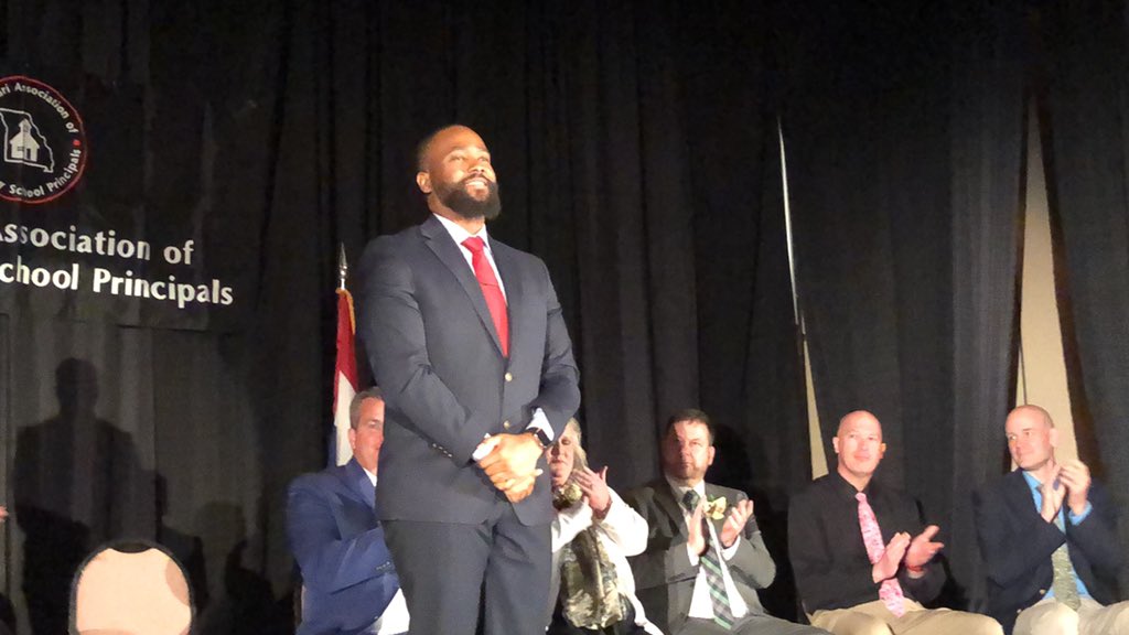 MoAESP's tweet photo. Dr. Howard Fields is selected as the 2020 Missouri National Distinguished Principal!! Congratulations!! #WeLeadMO https://t.co/BDh1P4YRzf