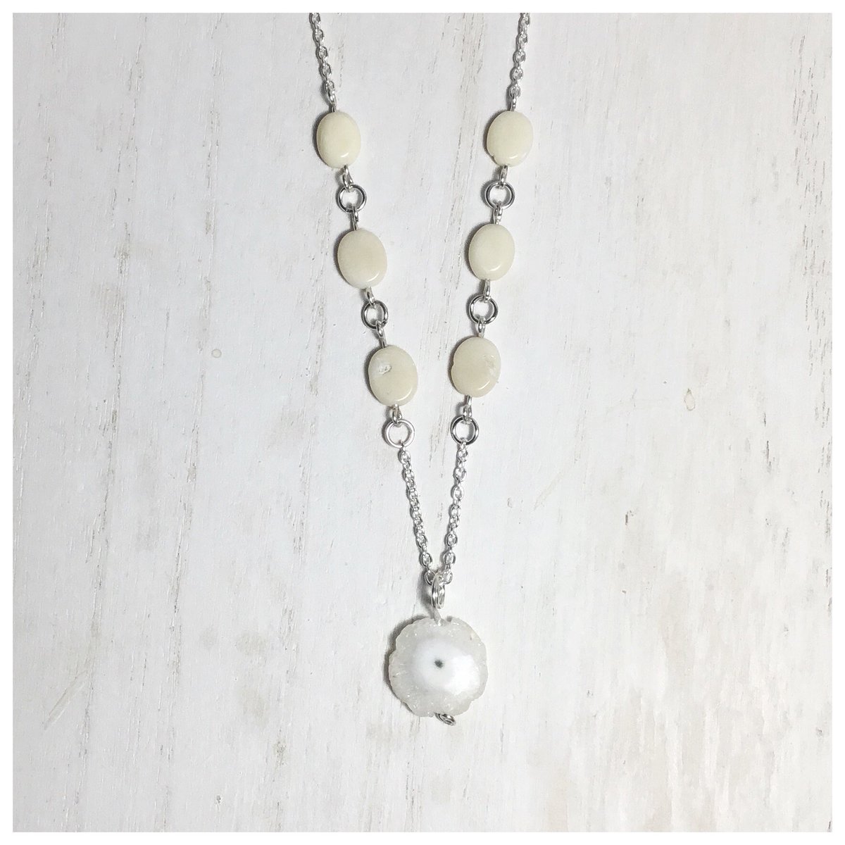 TKeepsakesNS's tweet photo. I absolutely #LOVE this #Gemstone 🕊
#SolarQuartz Gemstone Sterling Silver #Necklace with #WhiteCoral ($60.00)
Solar Quartz Gemstone Sterling Silver Bracelet ($30.00) https://t.co/tZwOE1dqAL