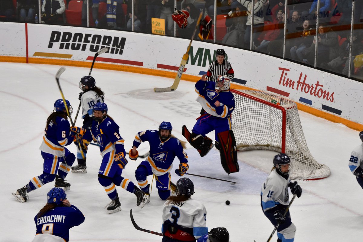Stay golden!

One year ago today, <a href="/TeamABHockey/">Team Alberta Hockey</a> defied the odds to win gold in Women’s Hockey at the 2019 Canada Winter Games, and the feeling is still the same!

#AlbertaBuilt