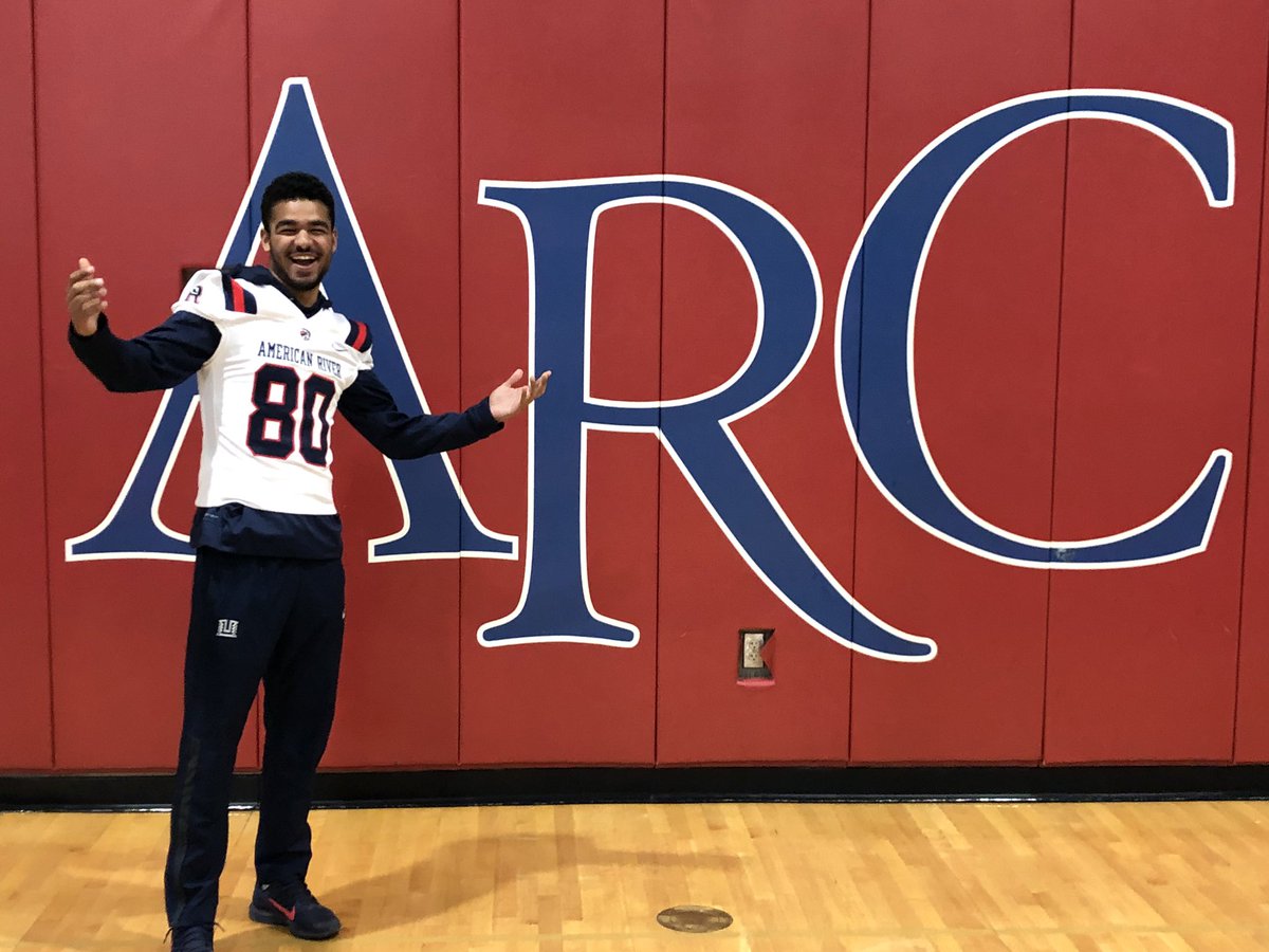 jamjomem's tweet photo. It’s Official! I want to thank all my family, coaches, and teammates for where I am today. Very excited for my next chapter at ARC! @Coach_Gomes @Coach_Ohout @ARCBeaverBall @CasaRobleFB #BeaverBall #BuiltBeaverTough #ARCFootball https://t.co/N6EMQNaWpq